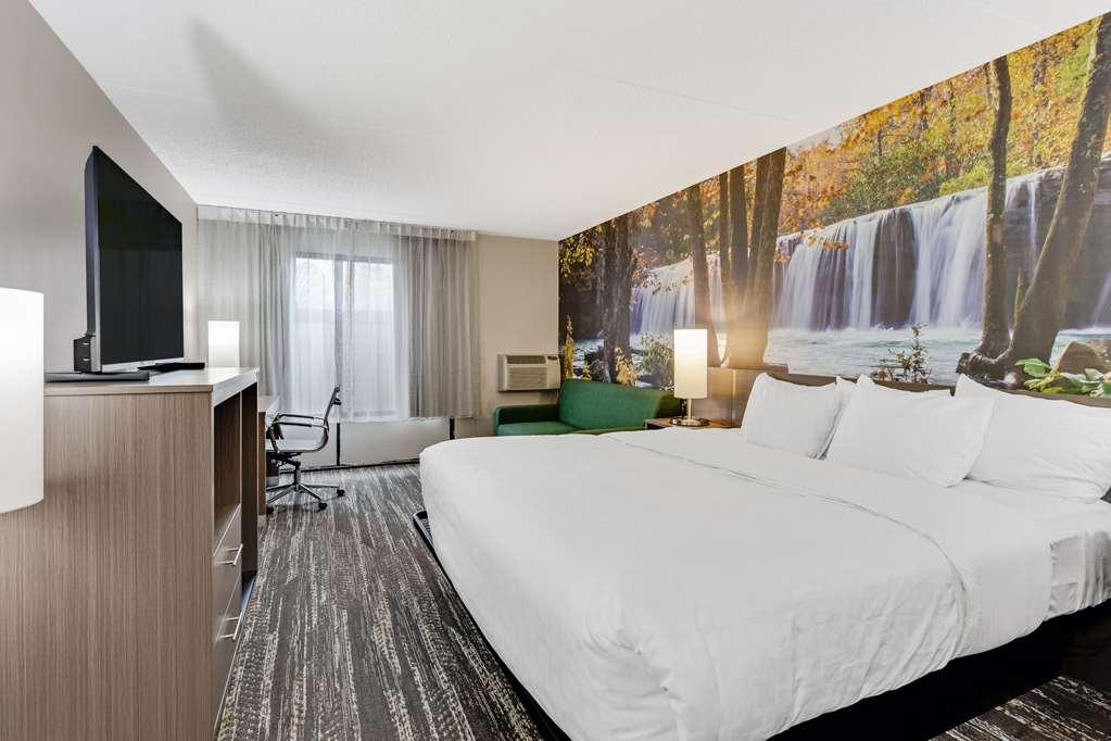 Hotel Clarion Pointe Near Erie Casino Zimmer foto