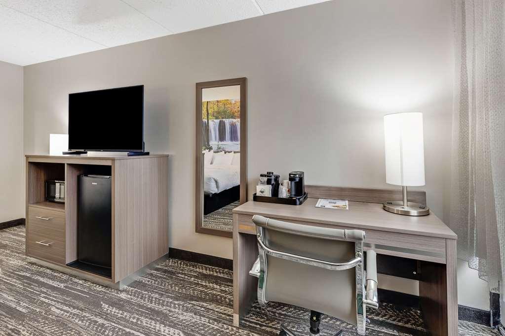 Hotel Clarion Pointe Near Erie Casino Zimmer foto