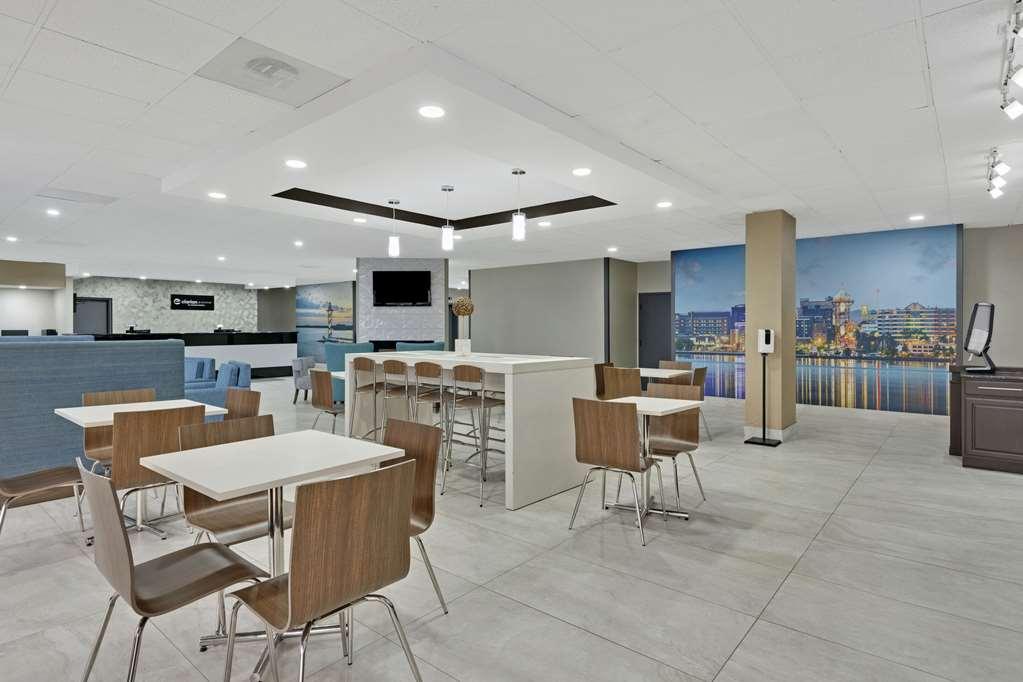 Hotel Clarion Pointe Near Erie Casino Restaurant foto